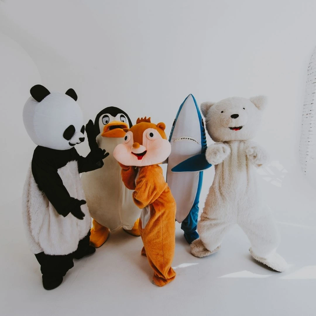 Kostümlü Karakterler